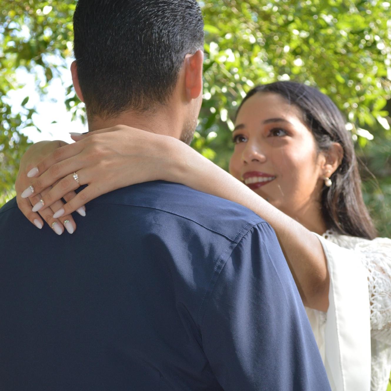 Together we’ve learned that true love is found in life’s simplest moments.
Juntos aprendimos que el amor verdadero se encuentra en los detalles más simples.
