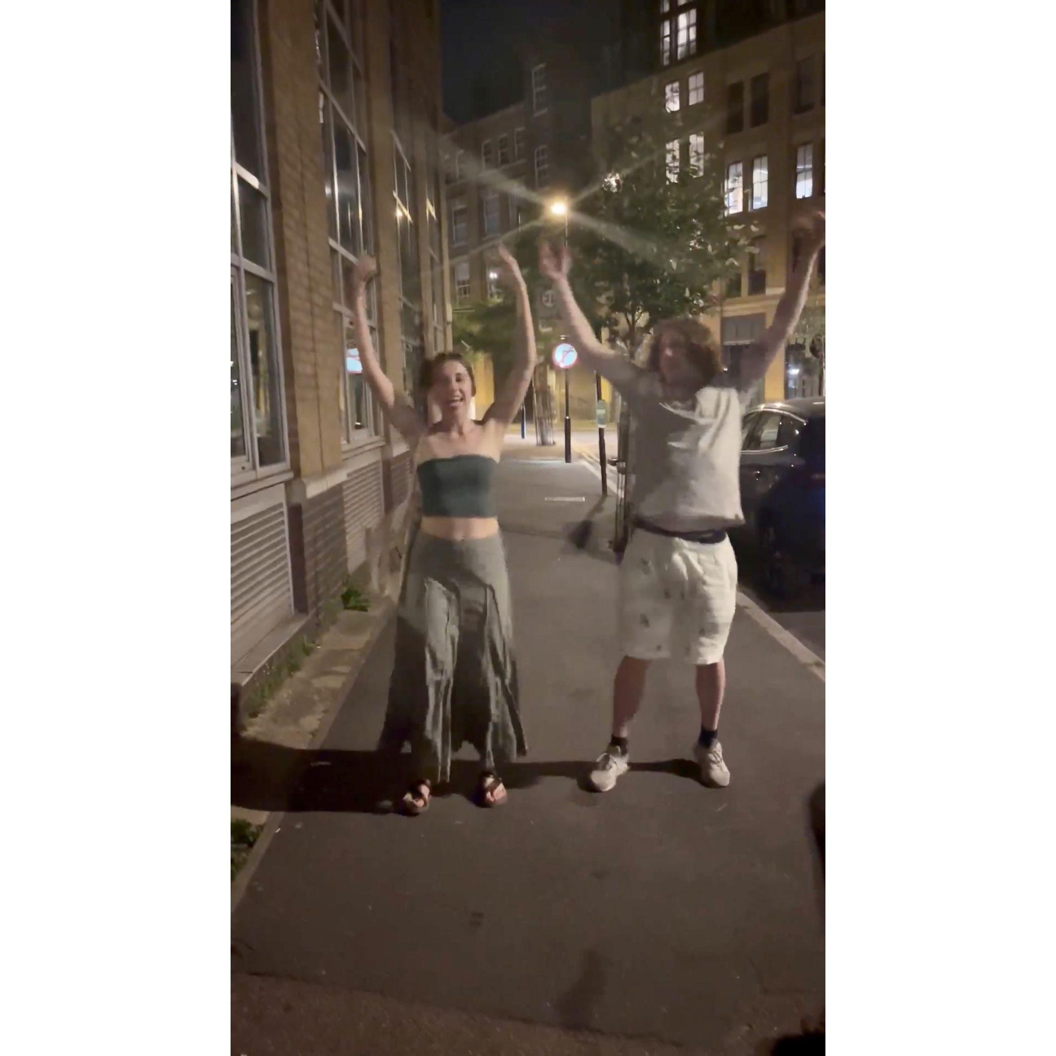 H - O - T - T - O - G - O!