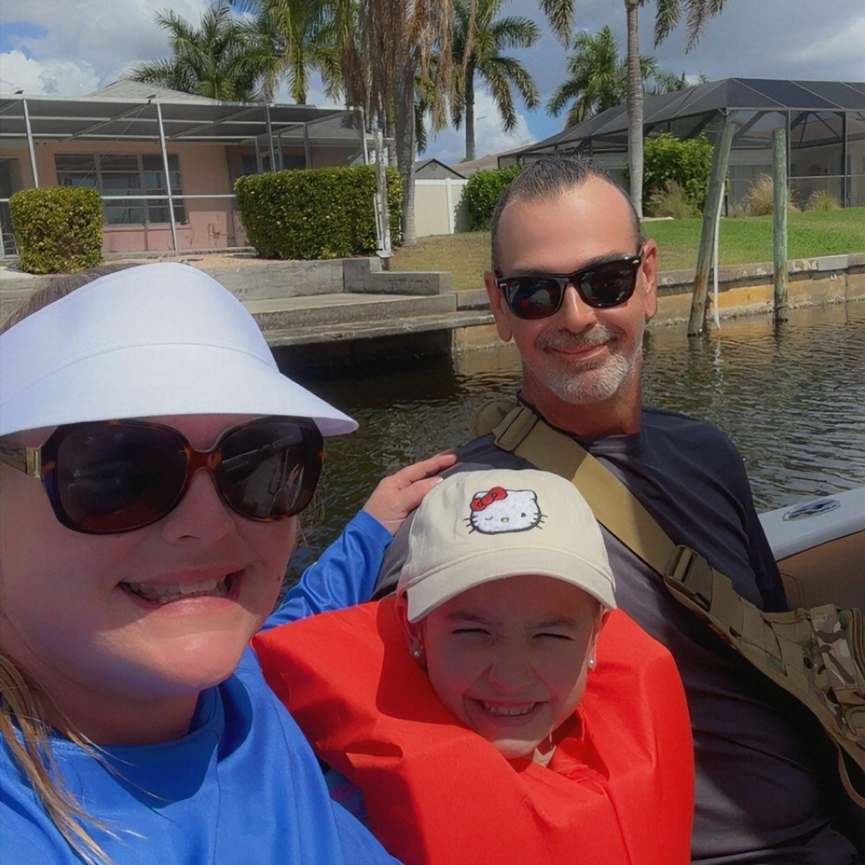 Relaxing Day with the family on the boat.