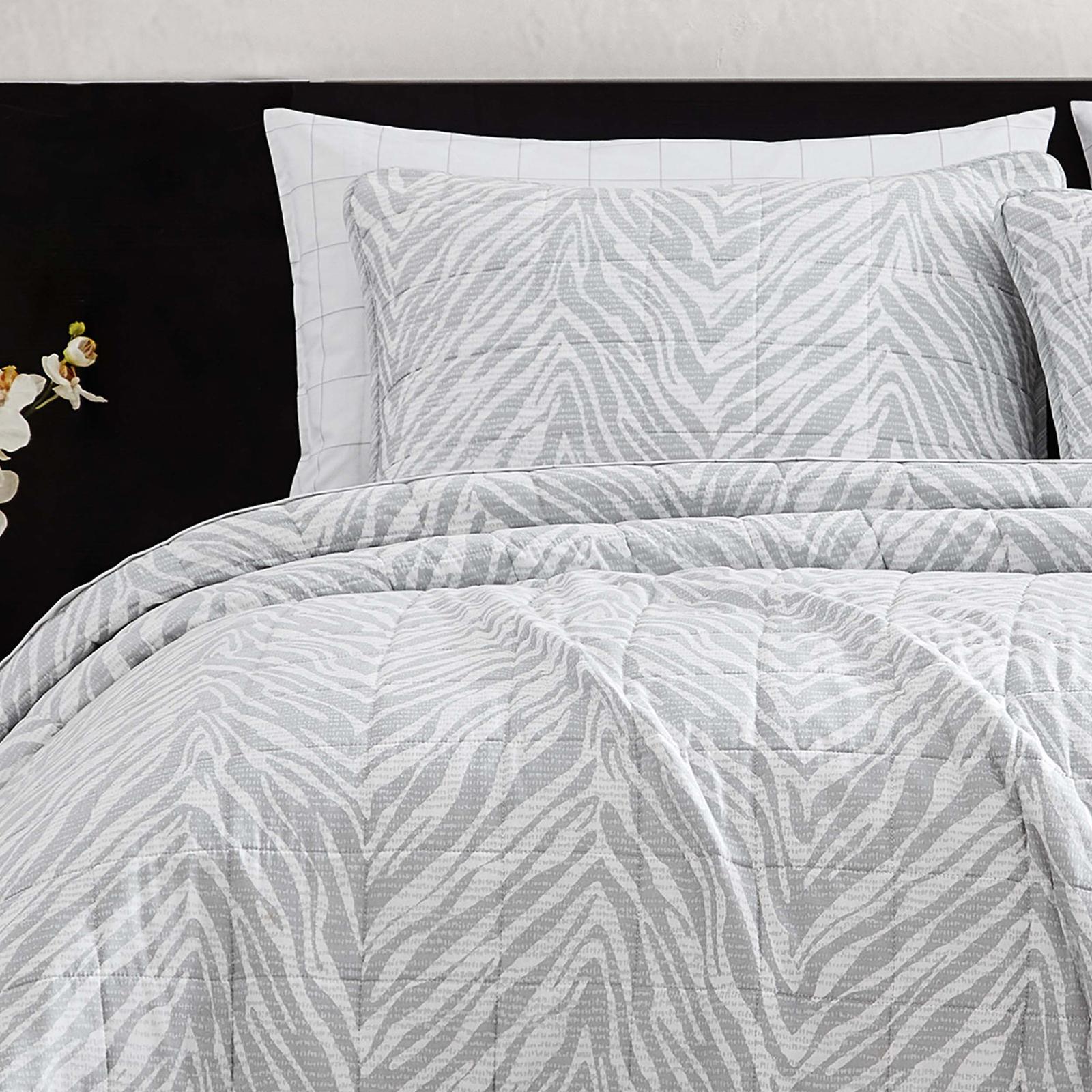 Kenneth Cole, Urban Zebra 3-Piece Quilt Set - Zola