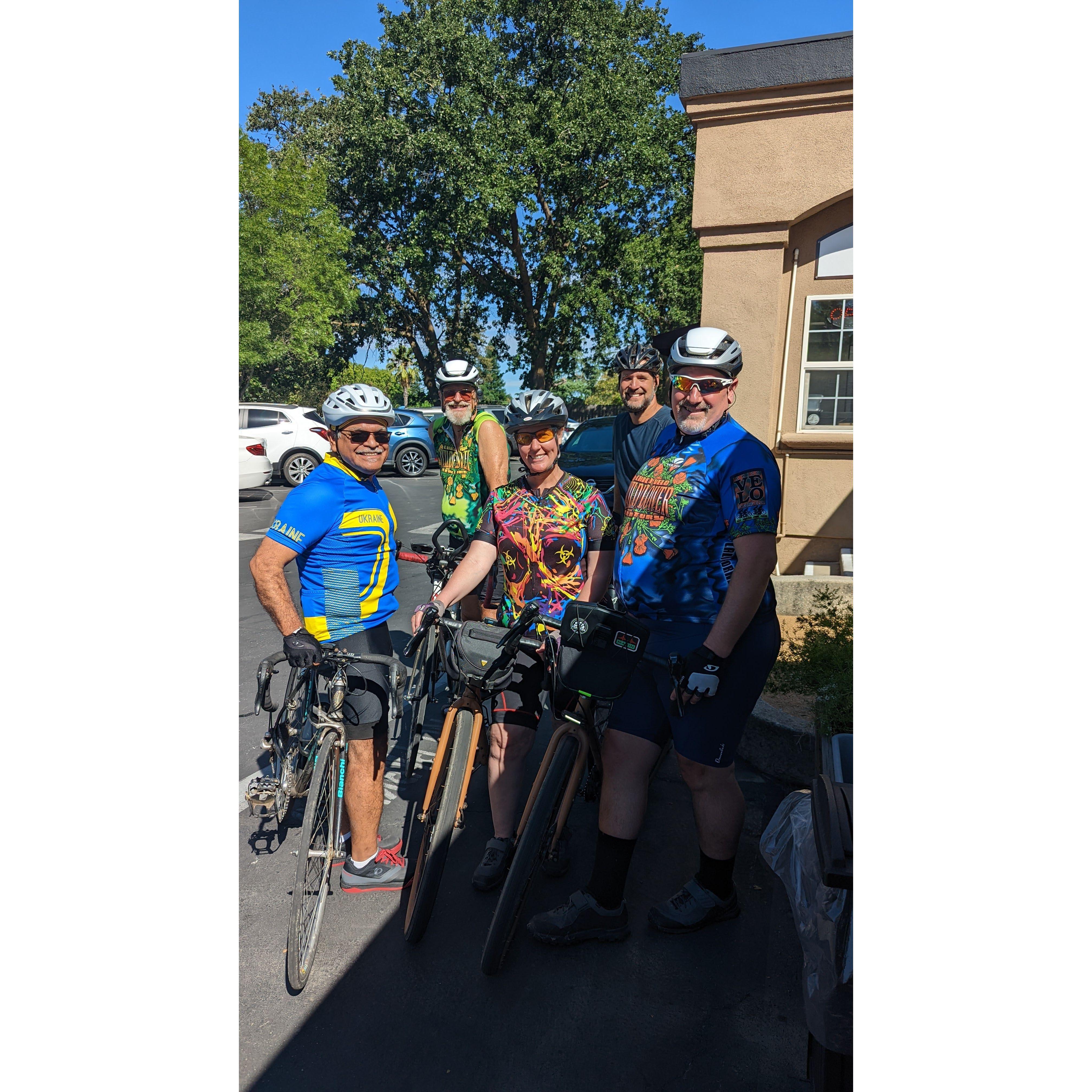 The CCCCC Saturday morning riding group. 
