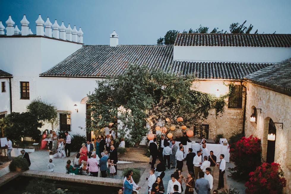 The Wedding Website of Genevieve Pearson and Louie Cooper