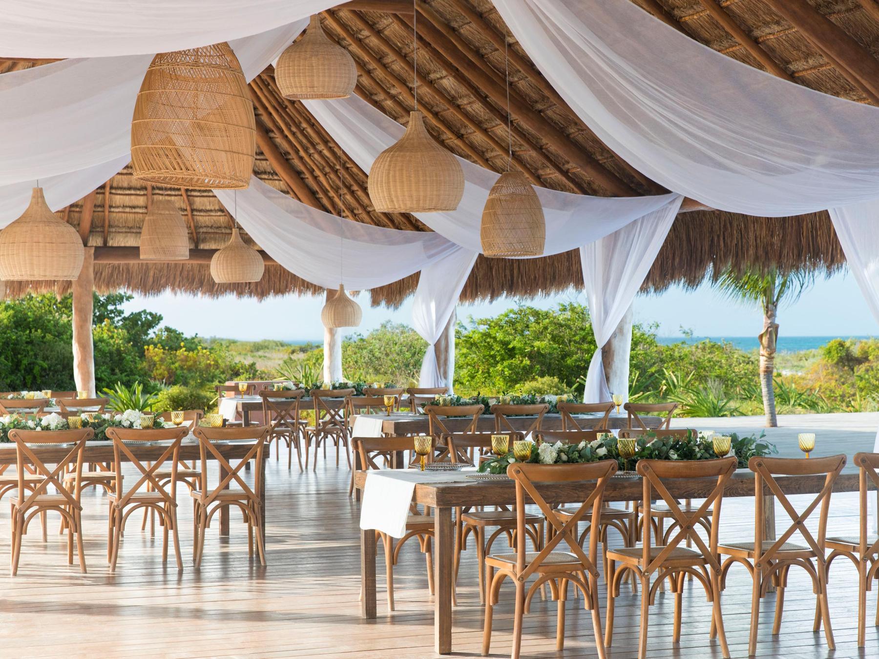 The Wedding Website of Rossana Acasuzo and Jorge Oyola
