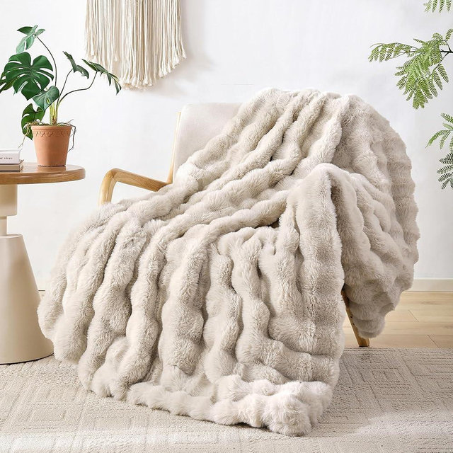 Smoofy Faux Fur Throw Blanket for Couch Rabbit Fleece - Linen Fluffy Blanket for Sofa Bedroom Living Room, Cozy Soft Plush Luxury Thick Winter Fuzzy Comfy Bubble Blanket - 60" x 80"