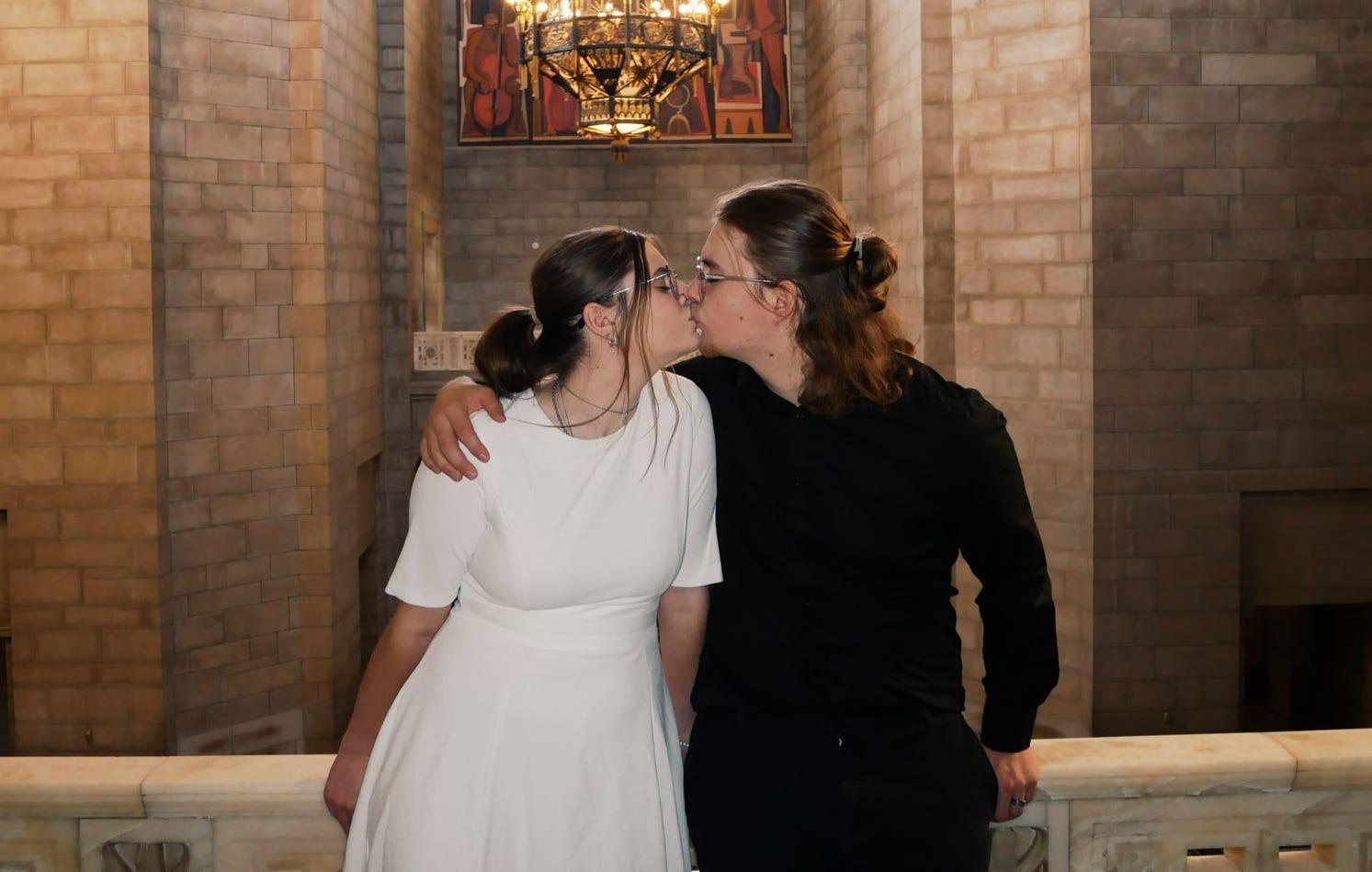 The Wedding Website of Olive Sabey-Vogele and Kyen Troxel