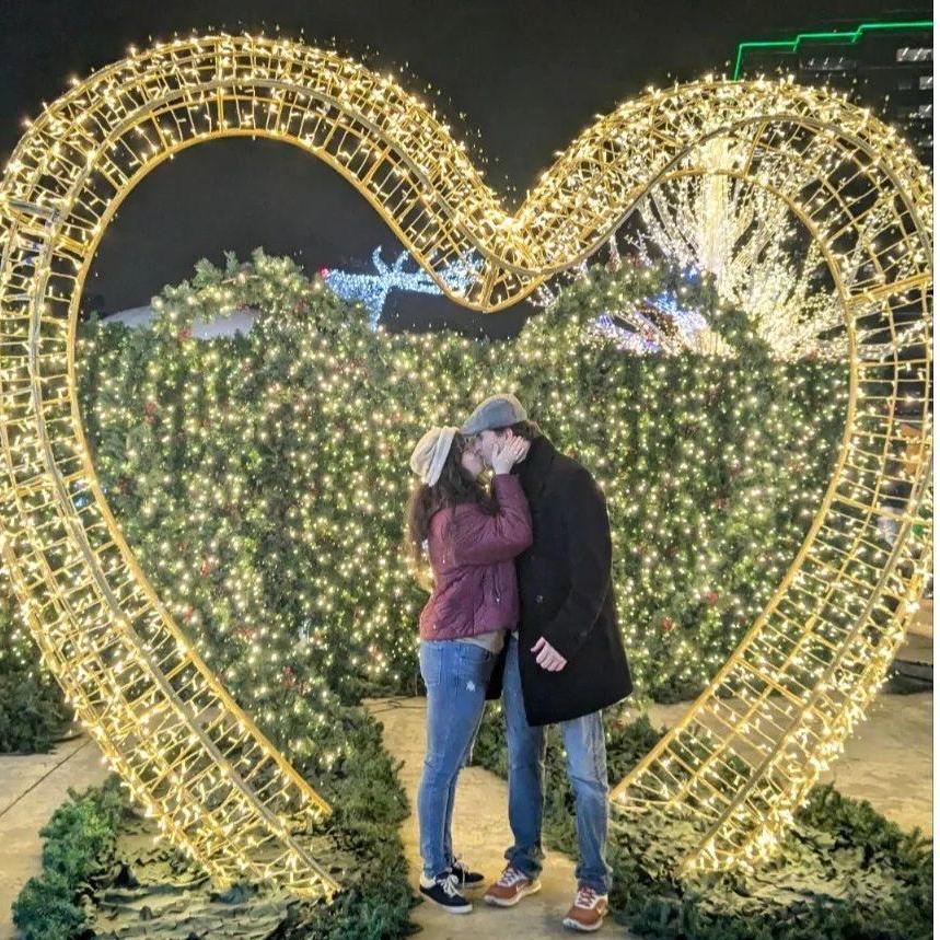 Christmas 2024; kissing under the heart arch