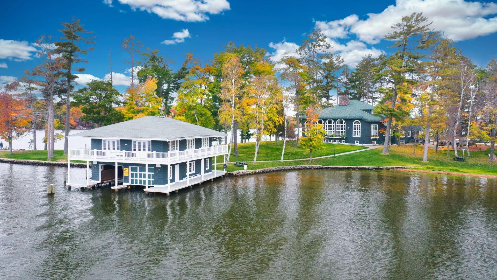 The Wedding Website of Hannah Nowakowski and Alex Lansing