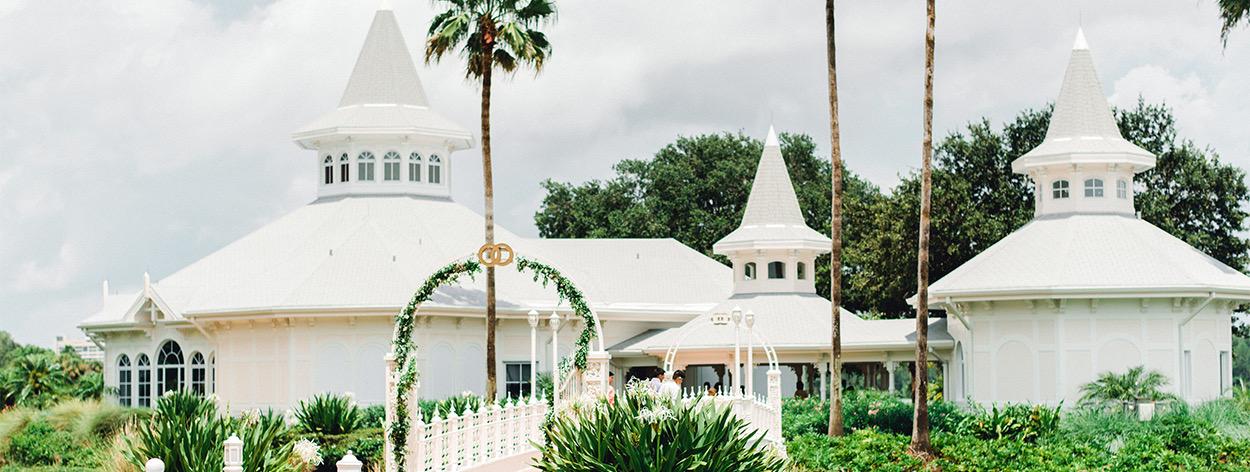 The Wedding Website of Taylor Rau and Joseph Winrich