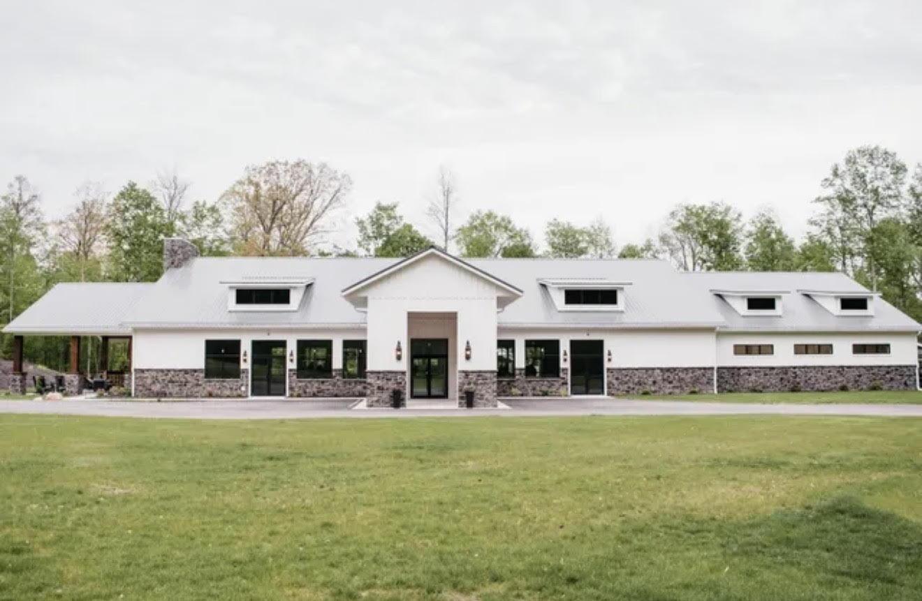 The Wedding Website of Maggie Cleary and Tyler Thompson