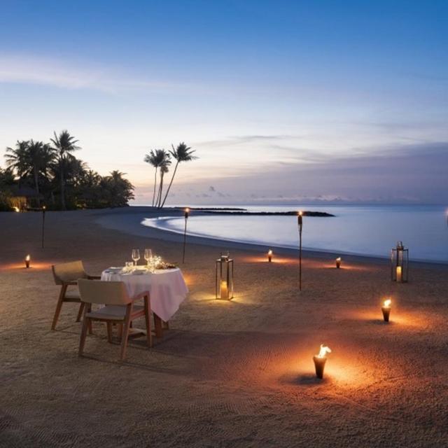 Honeymoon Beach Dinner for Two