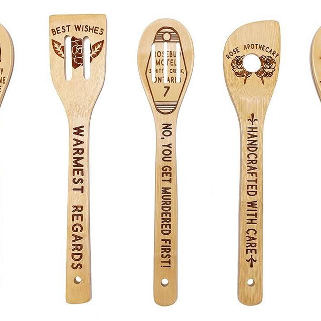 5 Pcs Schitt's & Friends TV Show Wooden Spoons Set Kitchen Cooking Utensils Natural Non-Stick Carve Burned Bamboo Cooking Spoon Housewarming Presents Fun Fans Birthday Gift TV Show Merchandise