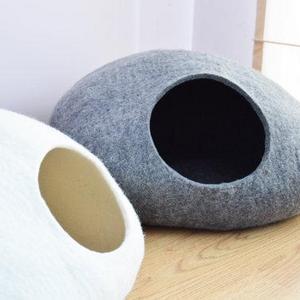 Pet bed / Cat bed / Cat cave / puppy bed / cat house / pet furniture / cat nap cocoon. Custom color felted cat bed XS, S, M, L or XL sizes