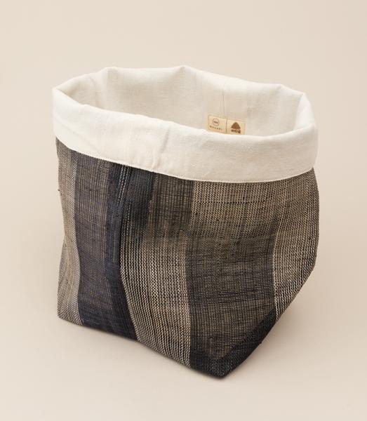 PINANGABOL BUCKET / STRIPED BLACK