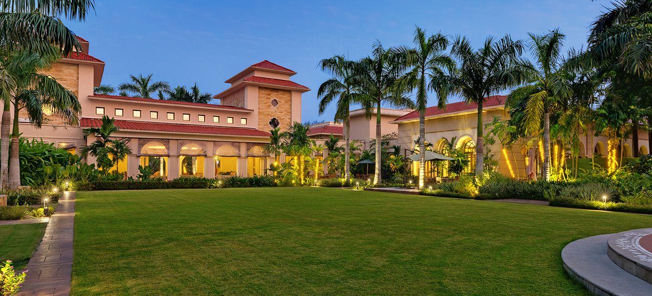 The Wedding Website of Priyatithi Chakraborty and Sabyasachi Dhar