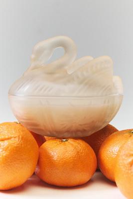 Spring Swan Fruity Clementine & Jasmine Figural Glass Candle