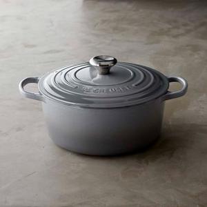 Le Creuset Signature Cast-Iron Round Dutch Oven