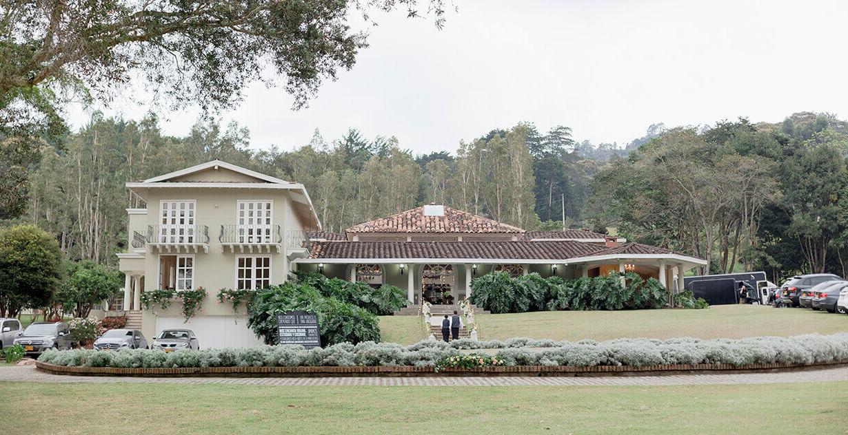 The Wedding Website of Kim Montilva and Juan Pablo Figueroa