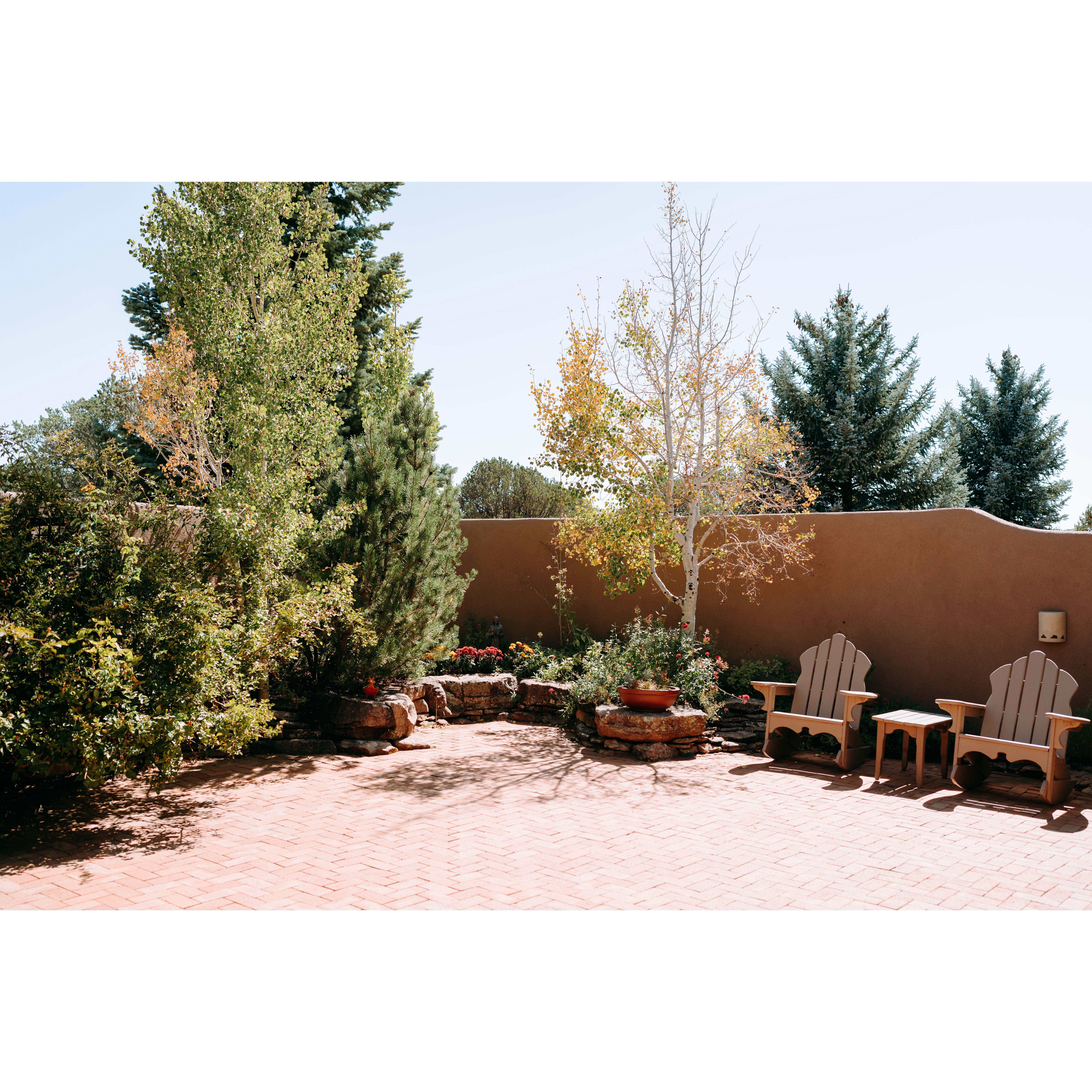 The courtyard where the violinist played wedding songs