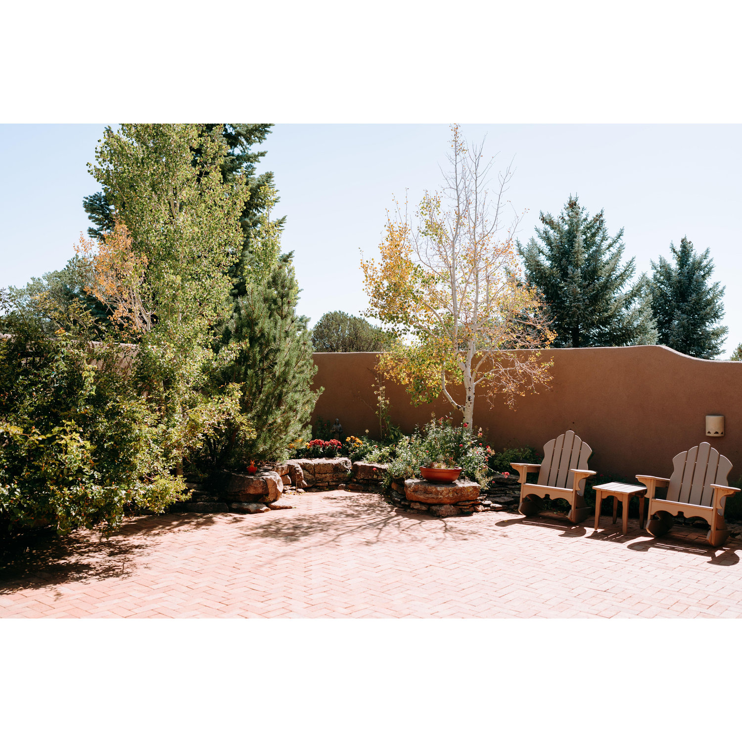 The courtyard where the violinist played wedding songs
