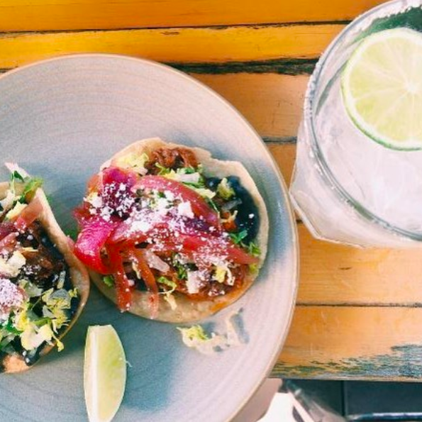 el techo // guac, tacos, chicharrones and rooftop vibes. grab your sunnies and soak in the views (and the margs) <3
/ the mission