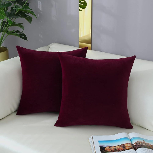 mixeoo Comfy Burgundy Red Throw Pillow Covers Decorative Square Solid Thick Velvet Super Soft Cushion Cases Home Decor for Sofa Couch Living Room Chair, Set of 2, 18 x 18 Inch