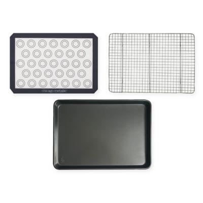 Chicago Metallic™ Nonstick 3-Piece Bakeware Set