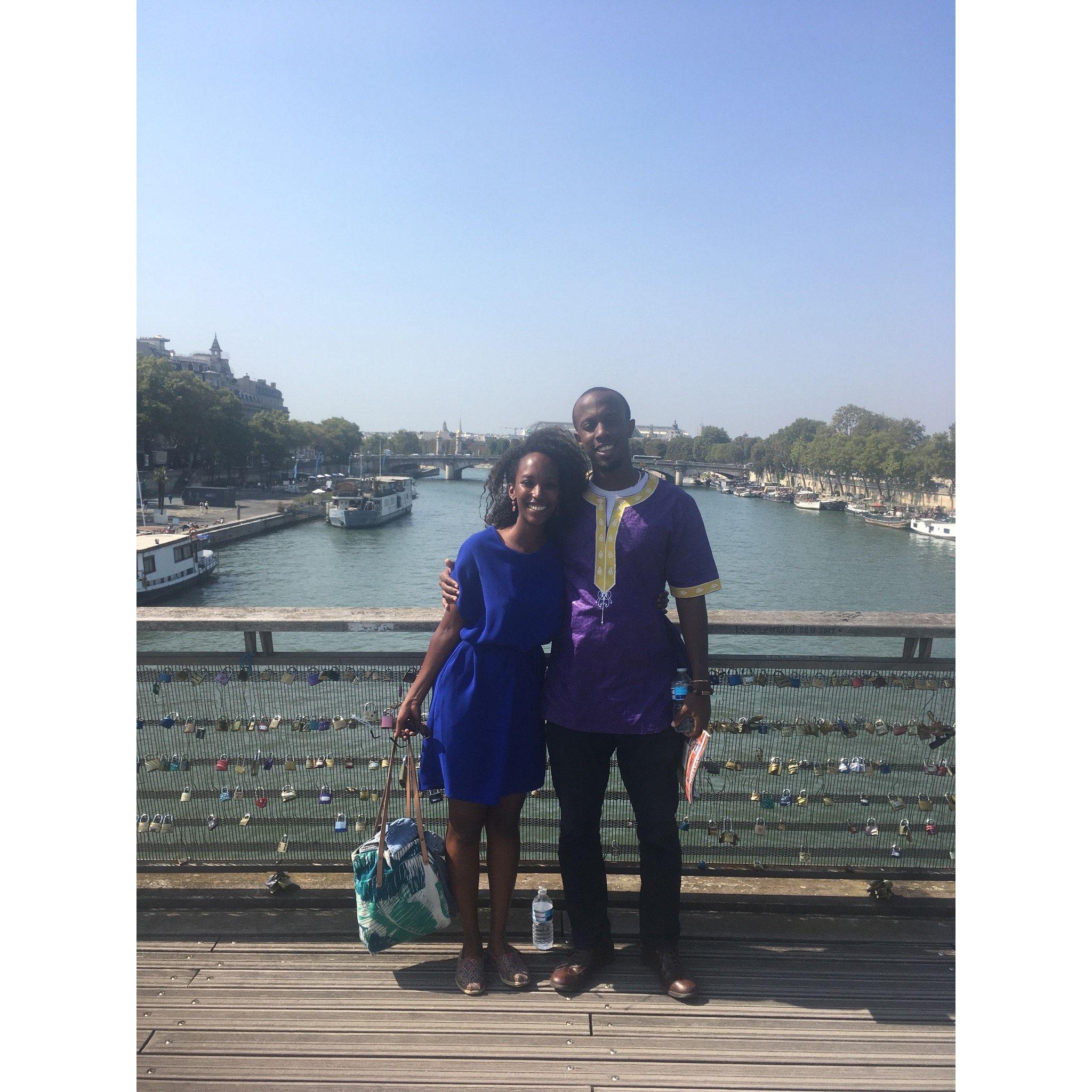 Paris (2018) spending an afternoon along La Seine. Photo on Le Pont des Arts aka "le Pont d'Amour"