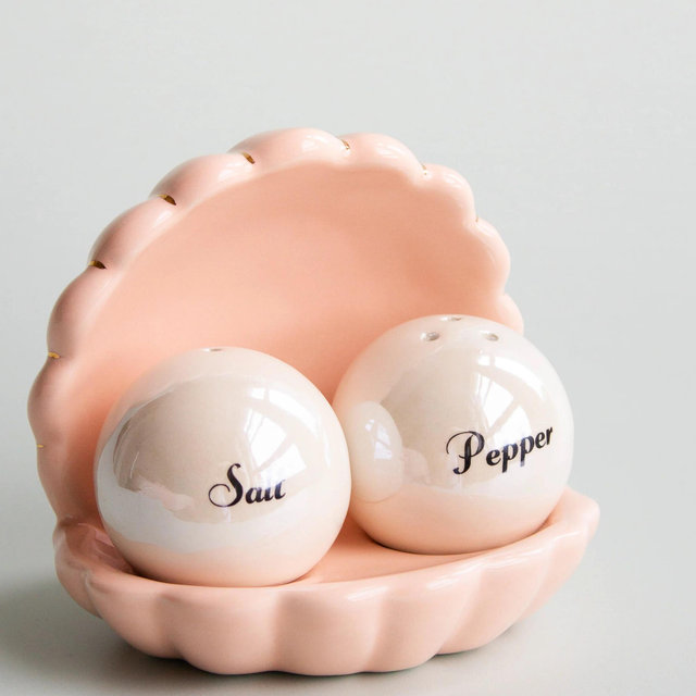 Yvonne Ellen Shell Salt and Pepper Shakers