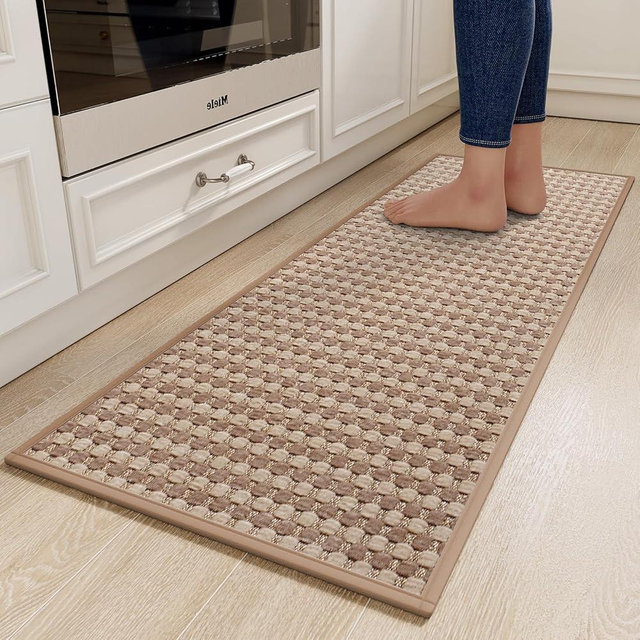 YDKGL Kitchen Rugs Non Slip Washable, Rubber Backing Soft Chenille Braided Kitchen Mats for Floor, Super Absorbent Kitchen Runner Rug, Standing Mat Kitchen Sink Mat, Easy to Clean, Brown 17"x47"
