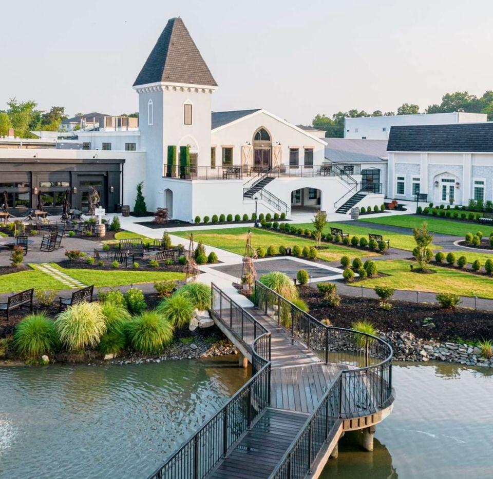 The Wedding Website of Erik Barlow and Victoria Lange