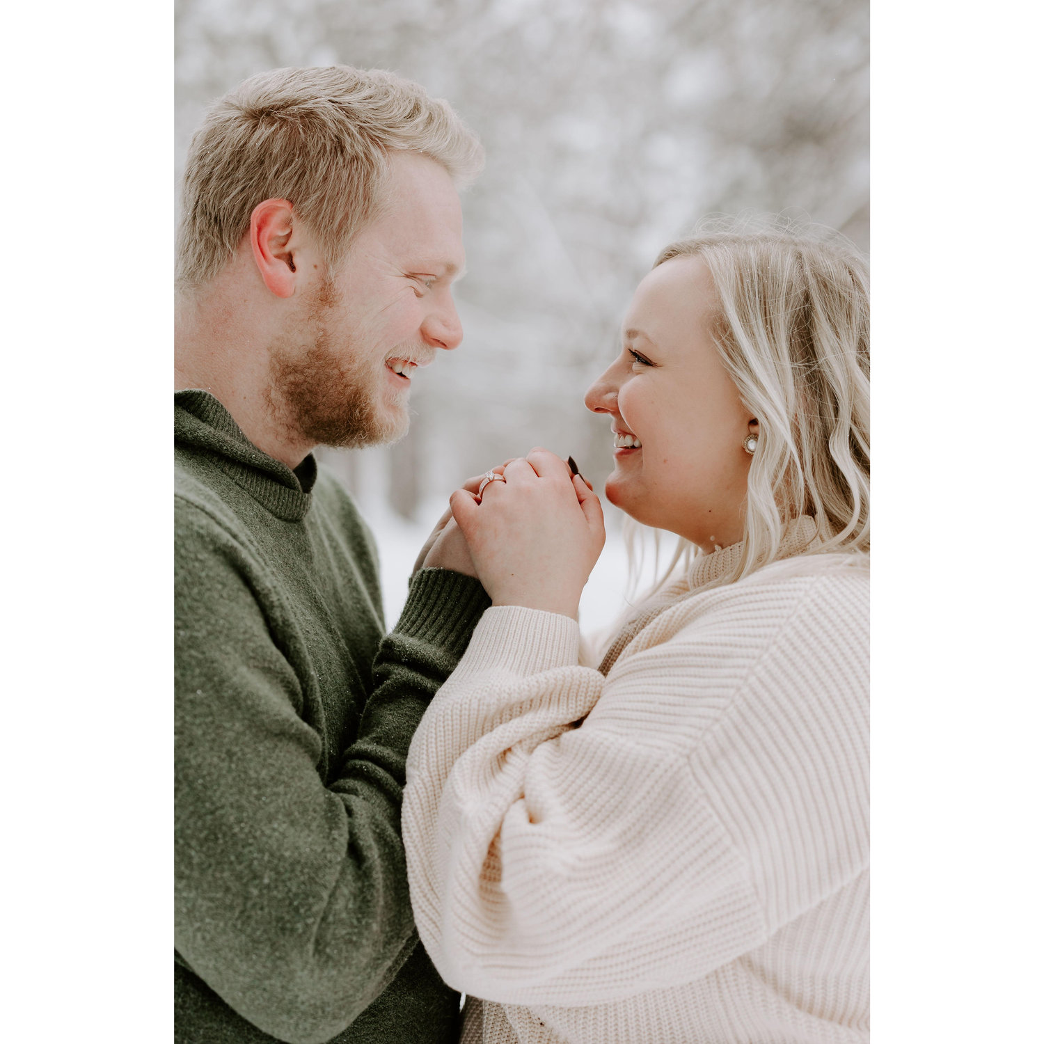A winter engagement photoshoot.