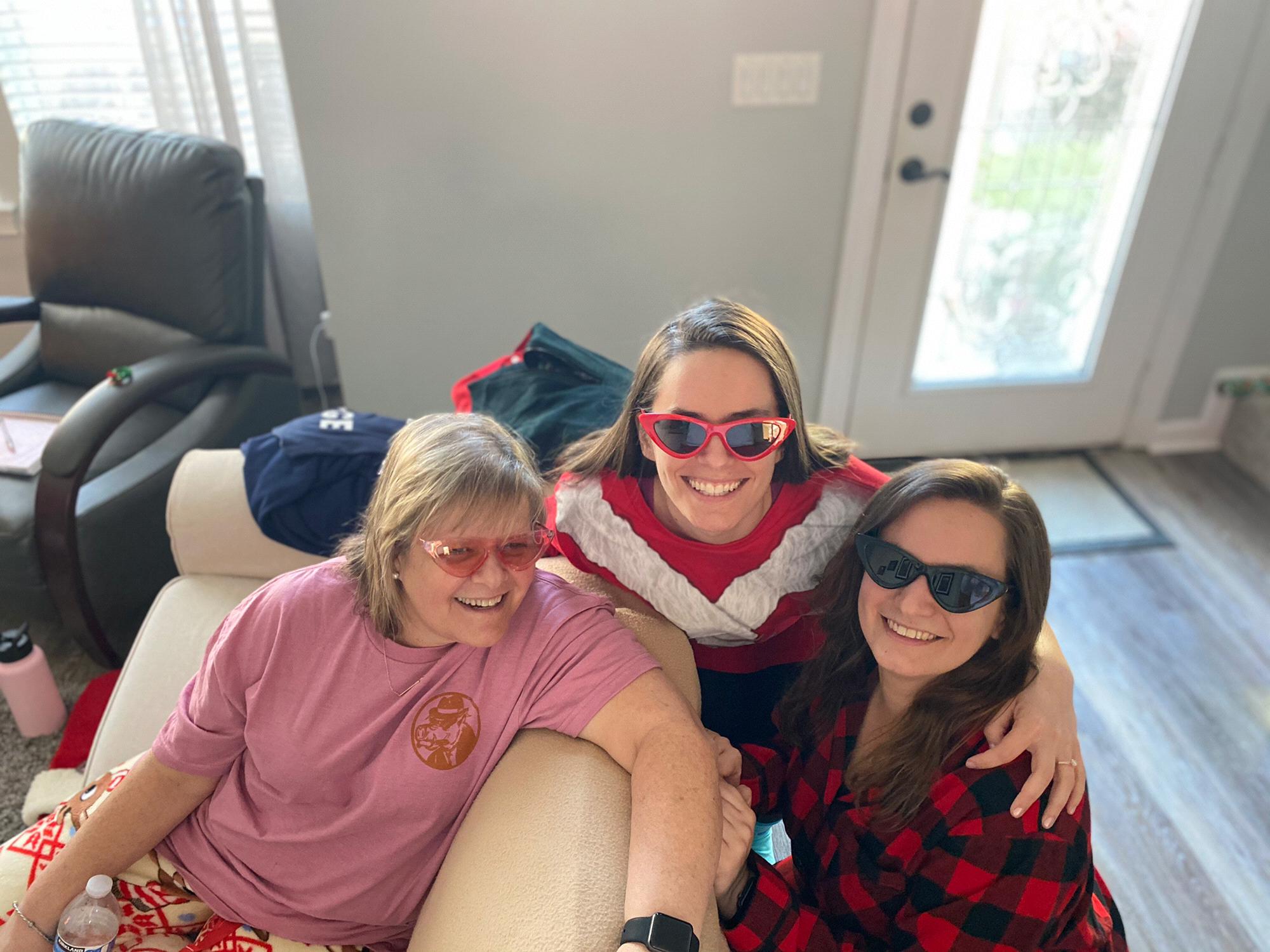 The girls - stylin' and profilin'