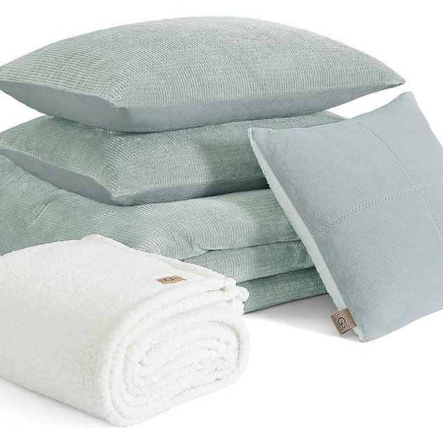 UGG 32541 Brody King-California King 5-Piece Comforter Set Luxurious Comforter and Two Shams with 18 x 18-inch Decorative Throw Pillow and 50 x 60-inch Throw Blanket, King, Clear Creek