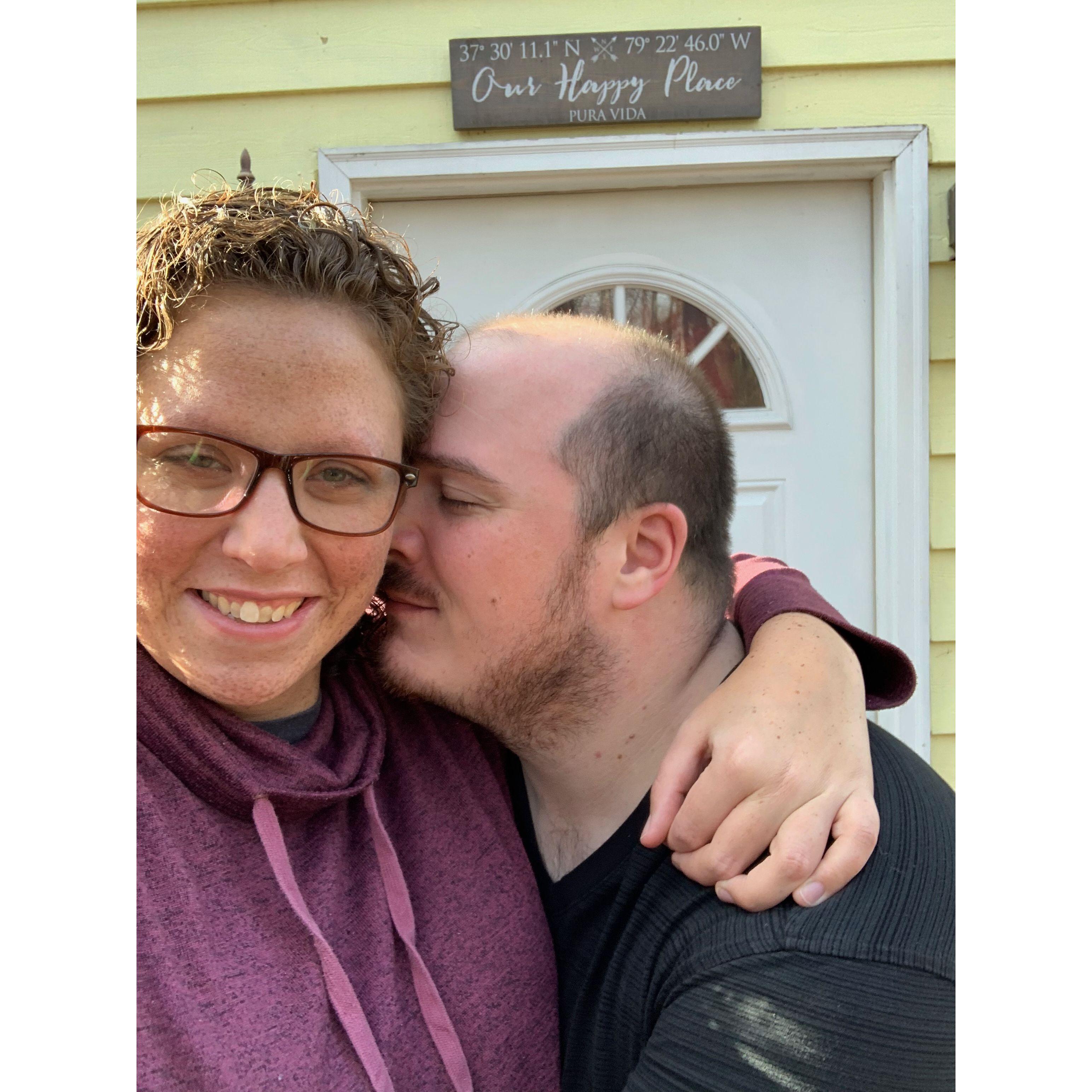 We found this AirBnb for a few nights over the 2021 holidays. After a few days completely unplugged and deep in the woods we didn't want to leave. Ryan's contentment in this pic gets Chelsea every time.