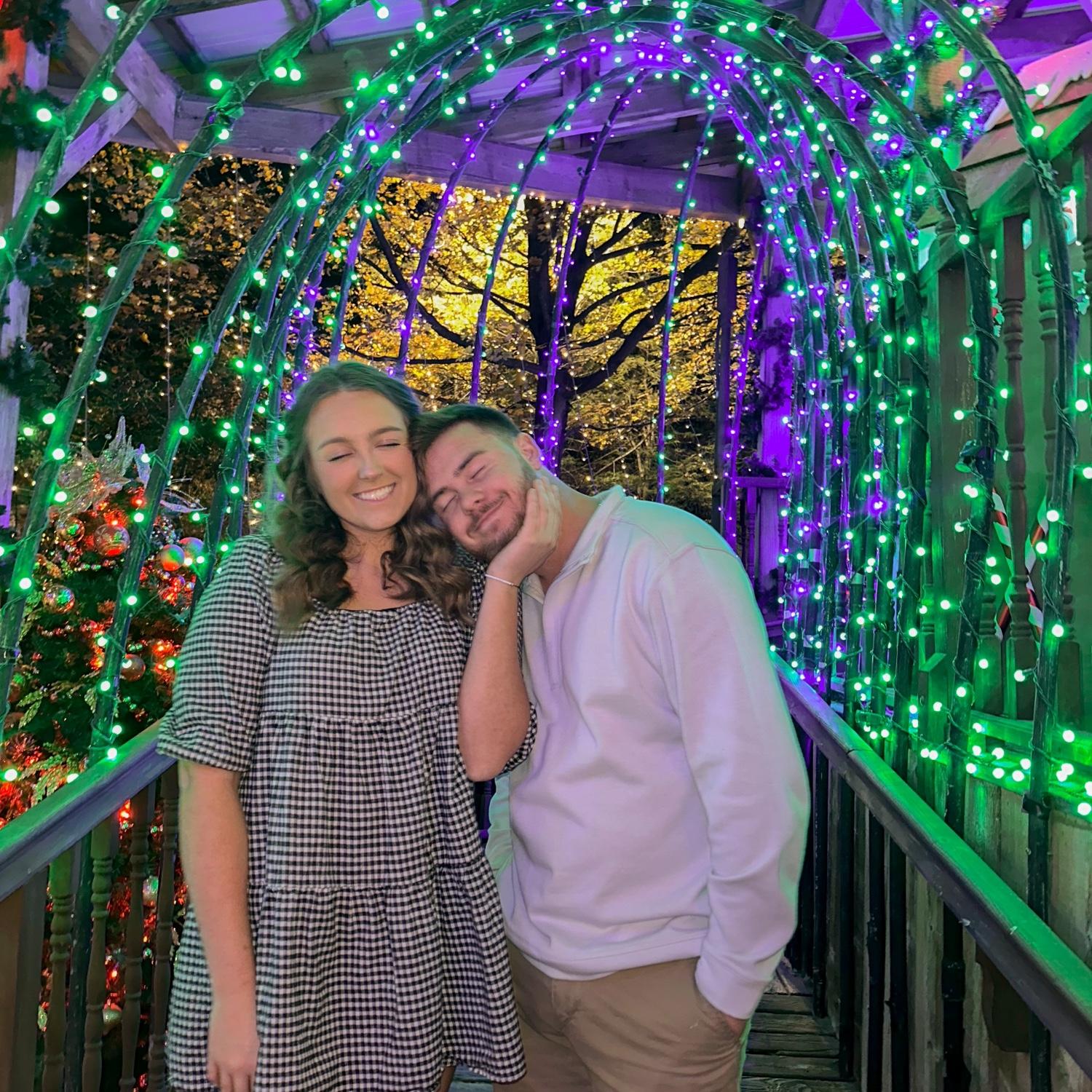 A great trip to Mama D's and then to Patties to see the Christmas lights! I think Sara and I took more pictures than me and Noah!