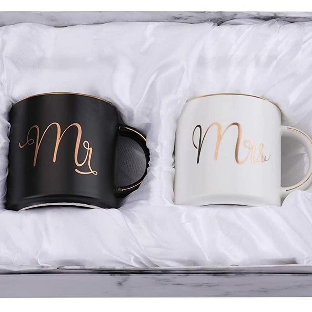 Yesland 12 oz Mr and Mrs Mug, Ceramic Coffee Mug for the Couple, Ideal Gift for Engagement, Anniversary, His and Hers, Bride and Groom, Valentines and Christmas Gifts - Set of 2 (Black & White)
