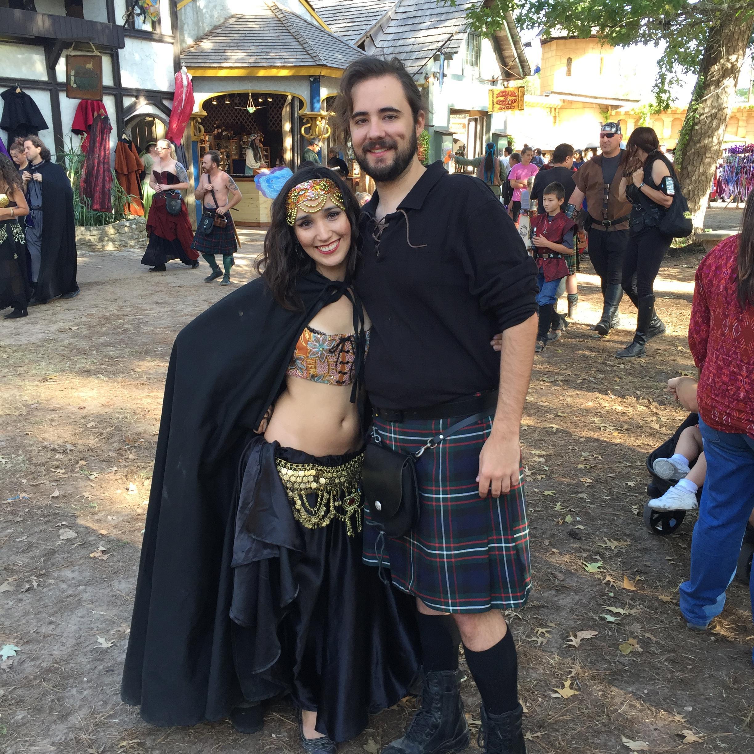 2015- Our first renaissance festival in Houston, Texas. Nuesta primer feria del renacimiento en Houston, Texas.