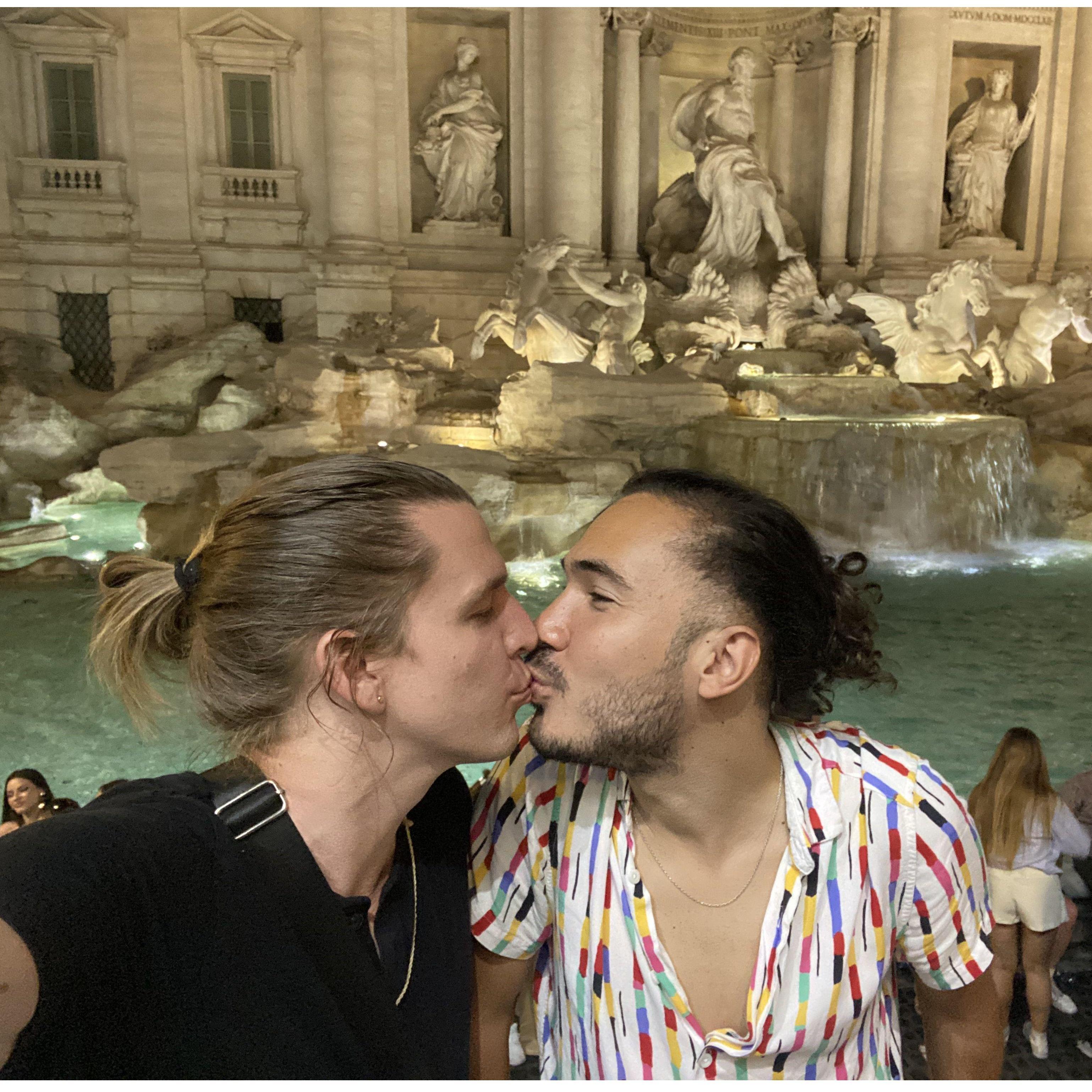 Visiting Fontana di Trevi in Roma.