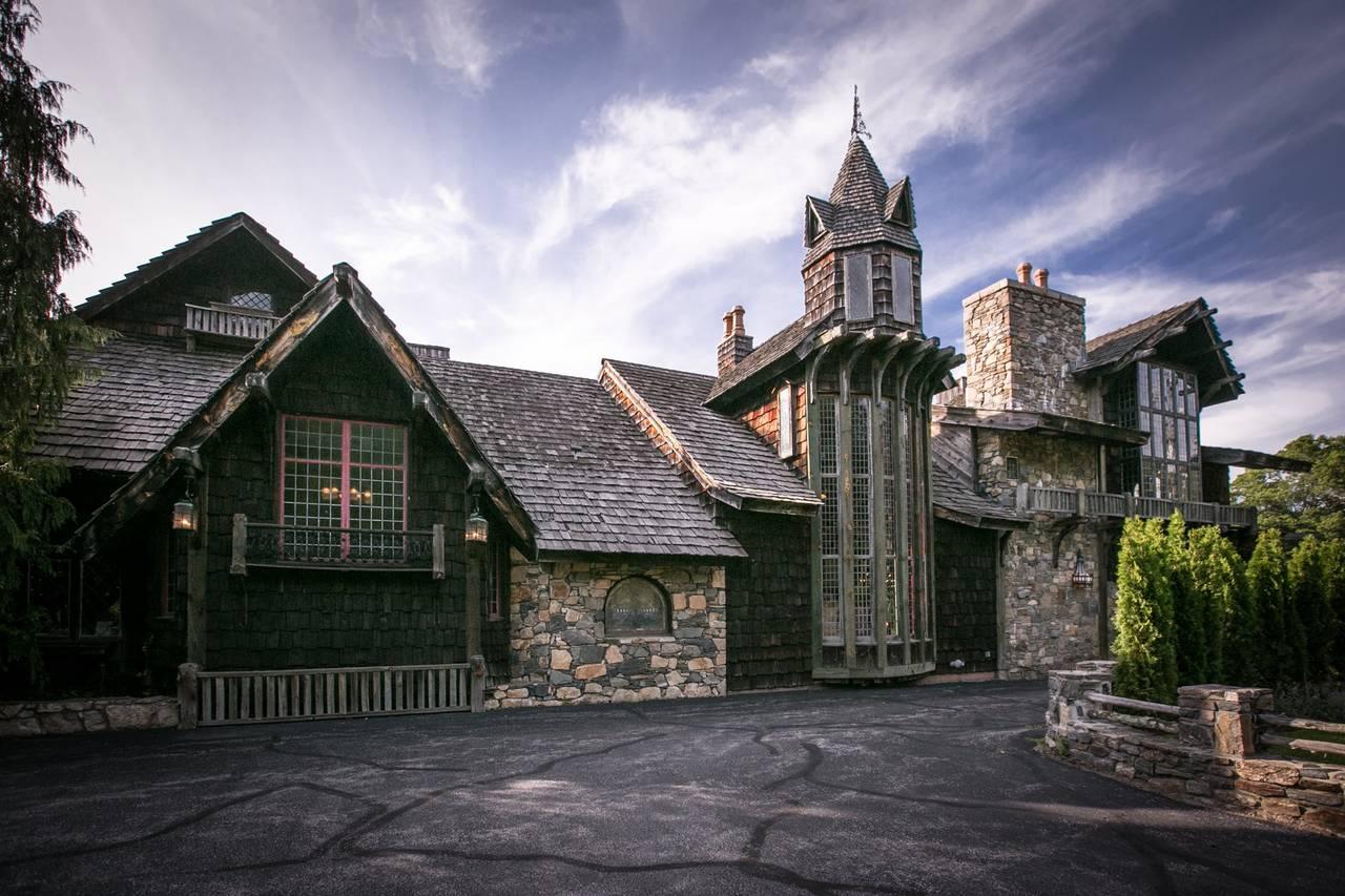 The Wedding Website of Samantha Skeels and Kyle Velez