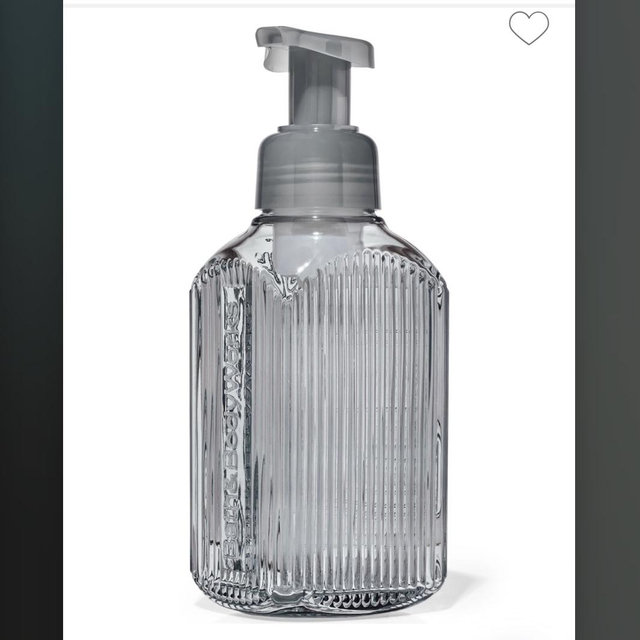 Foam soap dispenser