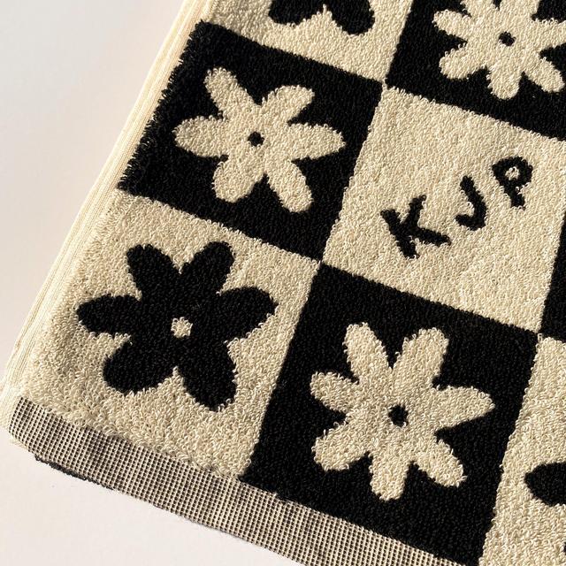 Celeste Bath Towel, Black/White