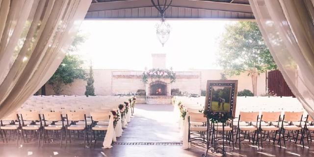 The Wedding Website of Danielle Lamb and Clinton Murray