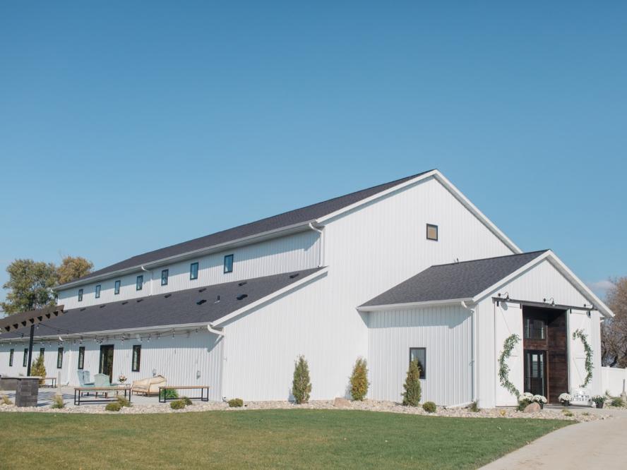 The Wedding Website of Phillip Aipperspach and Dustlynn Kaine