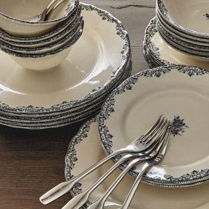 TABLEWARE WITH POSITIONED DESIGN Zara Home (set of 6-8)