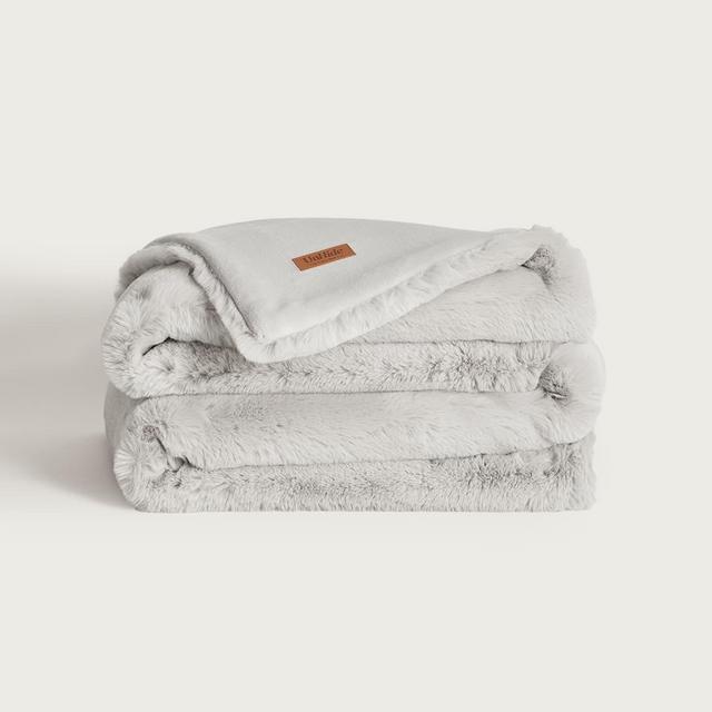 Marshmallow- Silver Fox M
