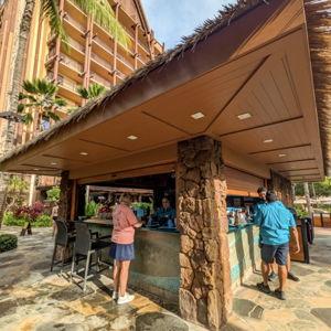 Drinks and Appetizers at the Wailana Pool Bar