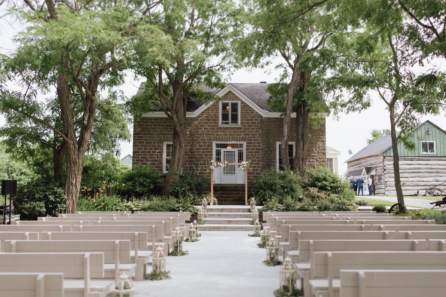 The Wedding Website of Desirée Murphy and Darius Buddington