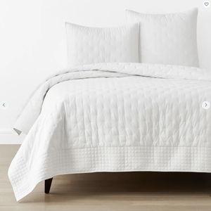 White Queen Pintuck Tufted Cotton Quilt