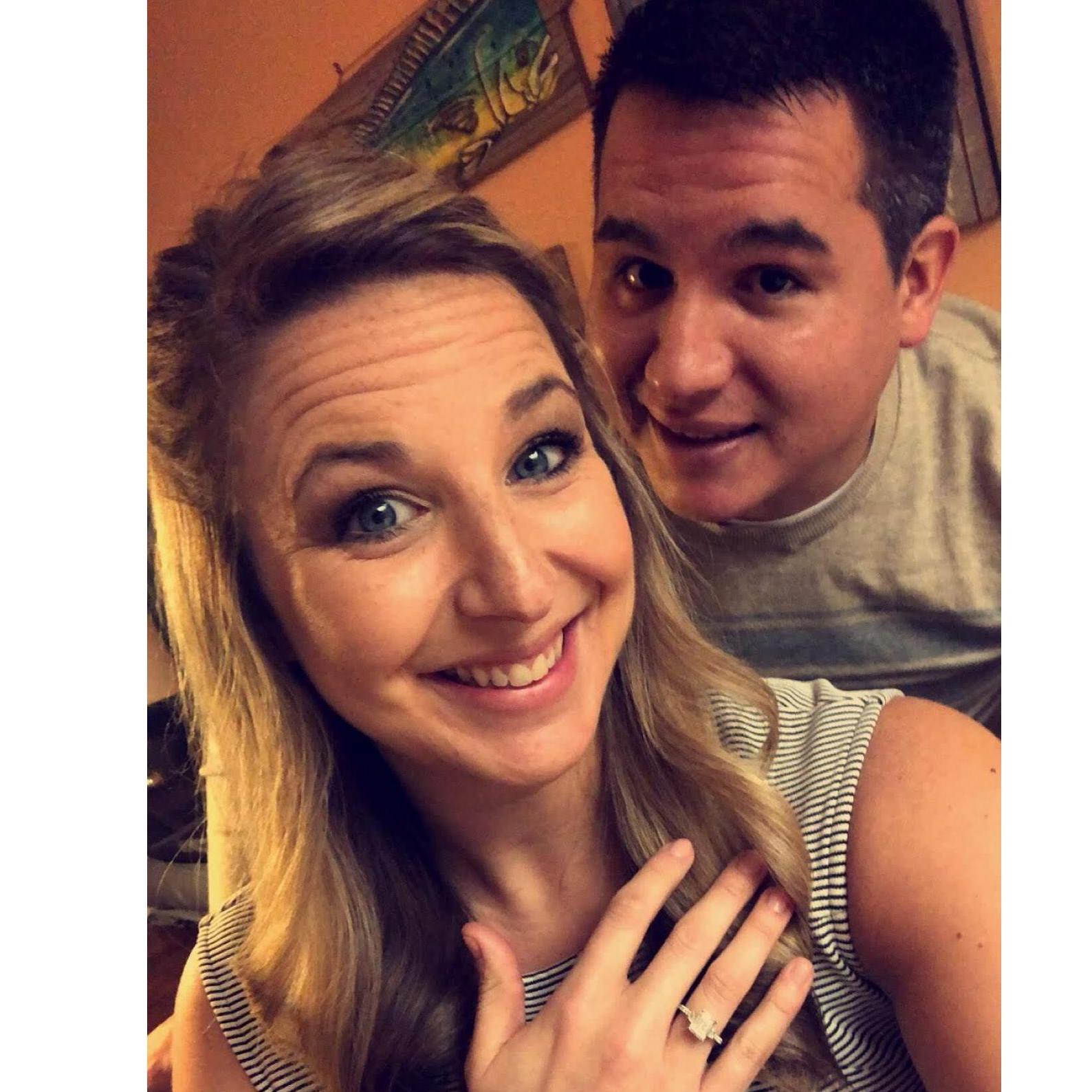 We're engaged!!