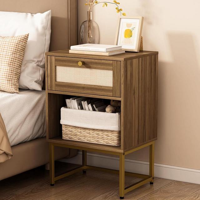 JOONEE Rattan Nightstand，Modern Farmhouse Bedside Table with Storage Drawer and Shelf (Walnut Brown02)